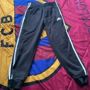 Adidas jogger size M for kids